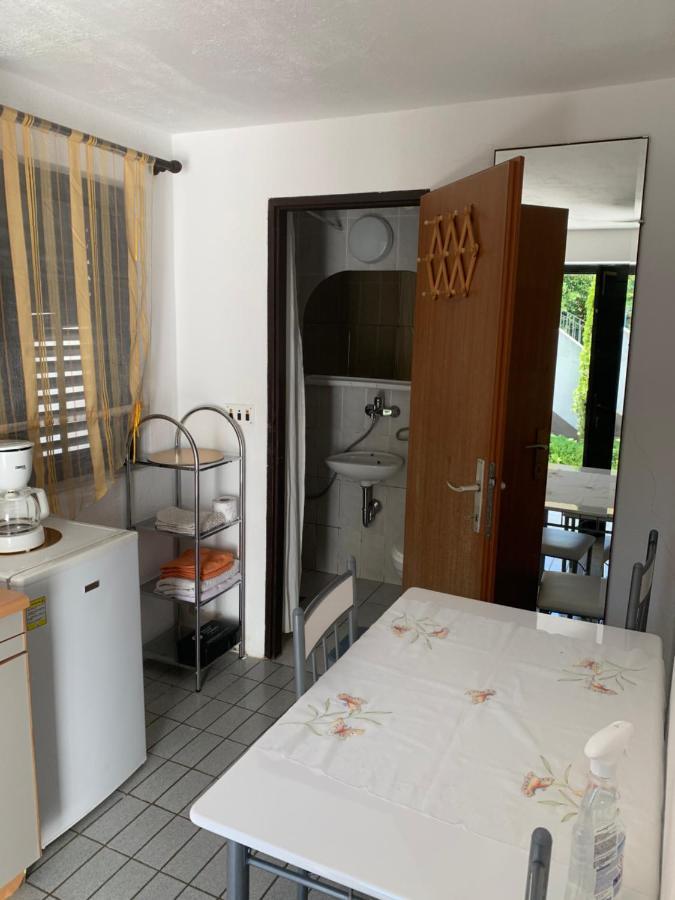 Apartments Peace&Love Baska  Exterior photo